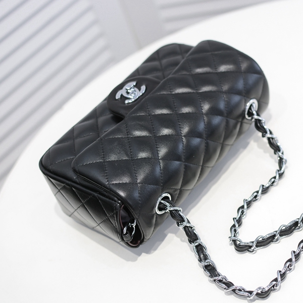 シャネルバッグ素材ディテール